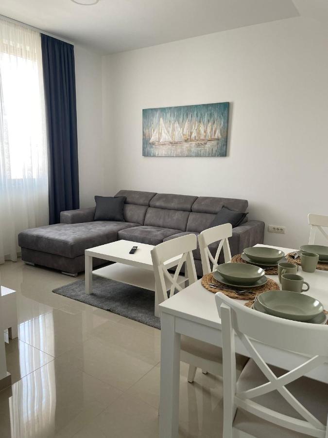 Morpheus Apartmani Σρέμσκα Μιτρόβιτσα Εξωτερικό φωτογραφία