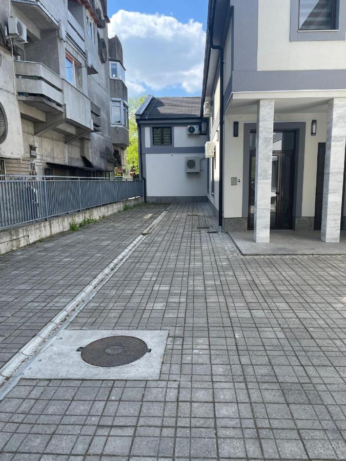 Morpheus Apartmani Σρέμσκα Μιτρόβιτσα Εξωτερικό φωτογραφία