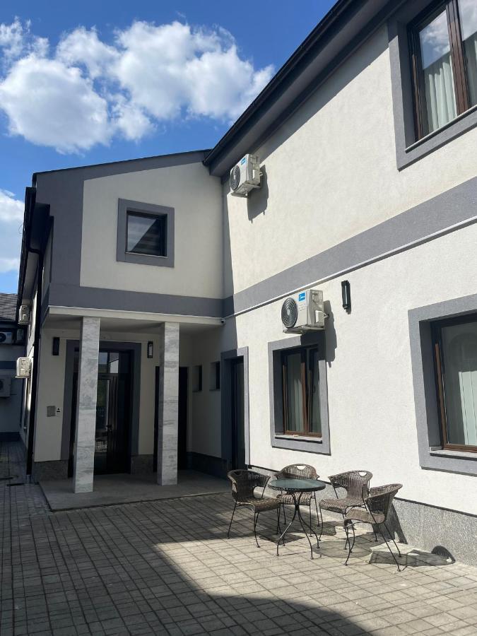Morpheus Apartmani Σρέμσκα Μιτρόβιτσα Εξωτερικό φωτογραφία