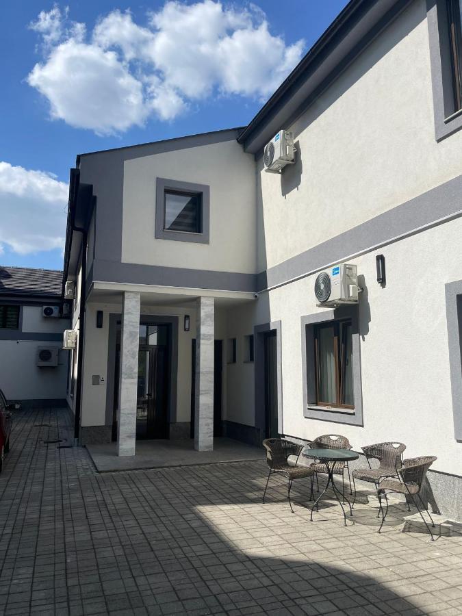 Morpheus Apartmani Σρέμσκα Μιτρόβιτσα Εξωτερικό φωτογραφία