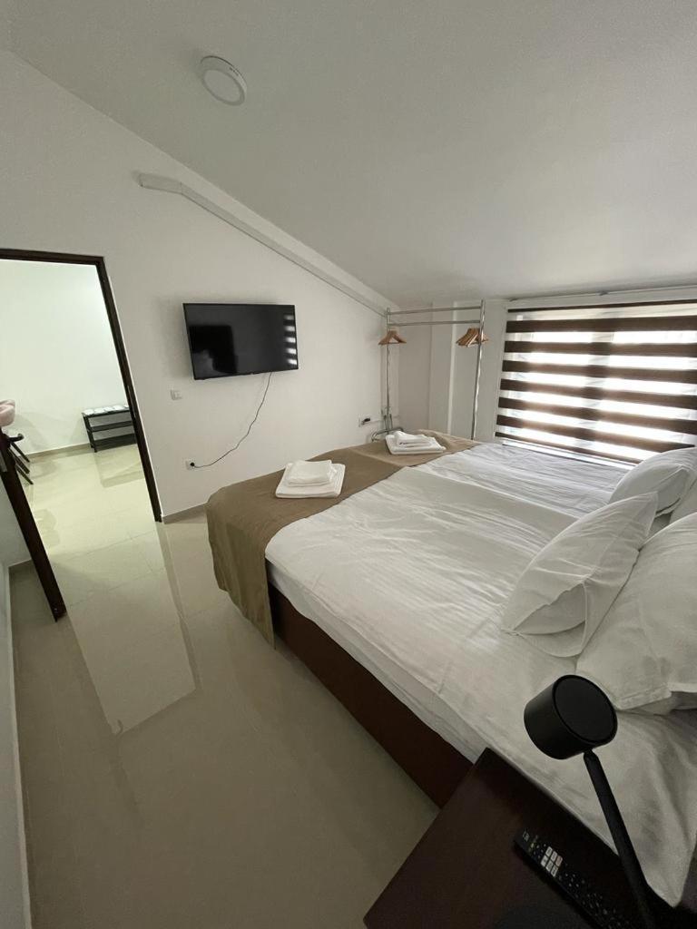 Morpheus Apartmani Σρέμσκα Μιτρόβιτσα Εξωτερικό φωτογραφία